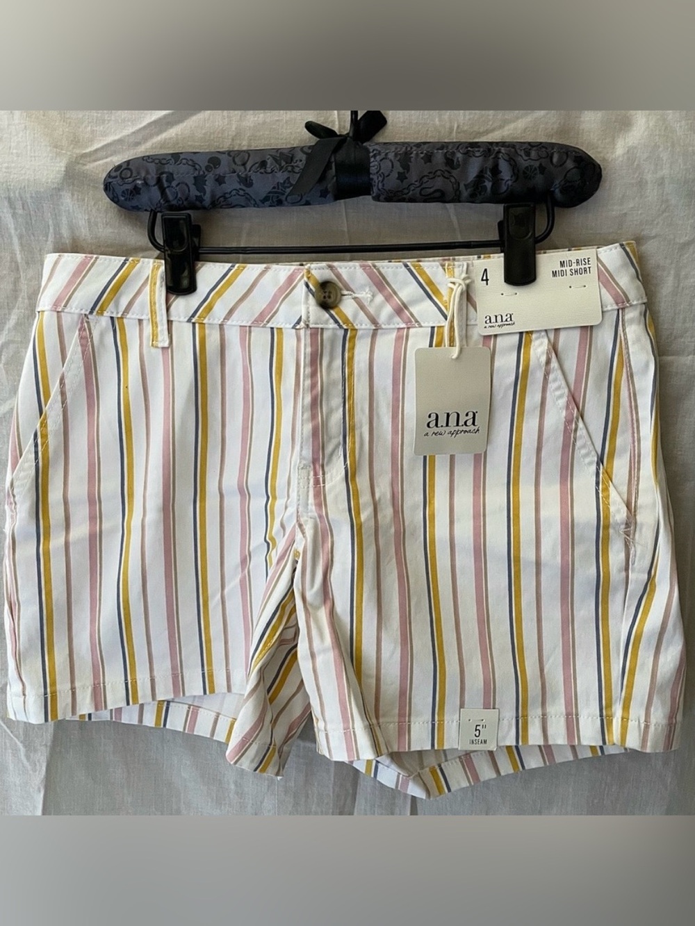 a.n.a - Women's Mid-Rise MIDI Shorts - Gwen Stripe, Multicolor (4) NWT